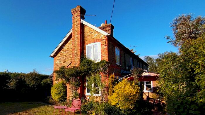 3 Bedroom Semi-Detached House For Sale In Bluetown Cottages, Milstead, Sittingbourne, ME9