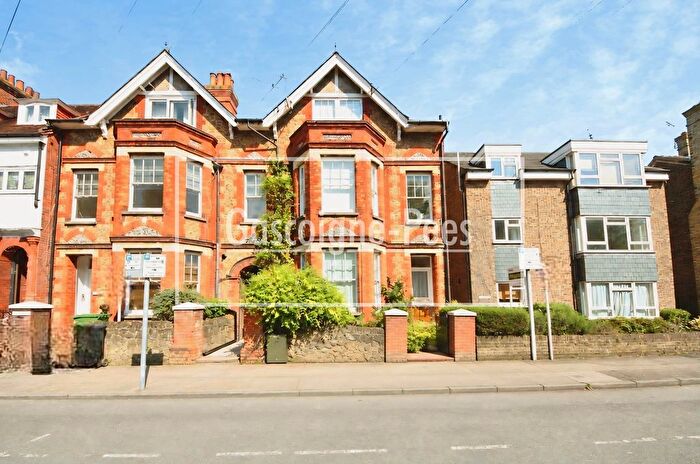 Studio To Rent In Dene Road, Guildford, GU1