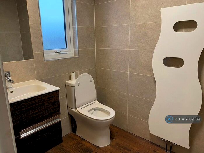 3 Bedroom Terraced House To Rent In Lavender Avenue, Mitcham, CR4