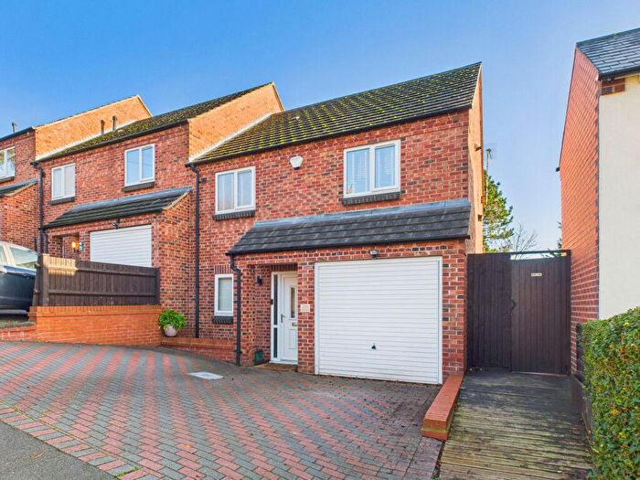 3 Bedroom End Of Terrace House For Sale In Kenrick Road, Mapperley, Nottingham, NG3