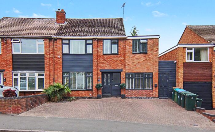 4 Bedroom Semi-Detached House For Sale In Alderminster Road, Coventry, CV5