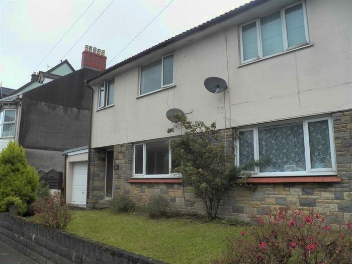 3 Bedroom House To Rent In Pembroke Dock, SA72