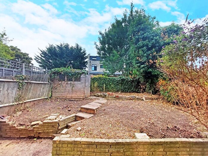2 Bedroom Flat For Sale In Cunningham Park, Harrow, HA1