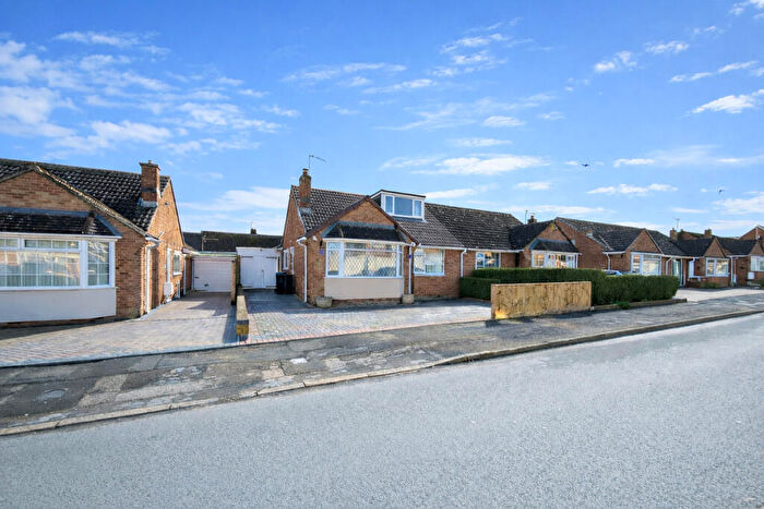 3 Bedroom Semi-Detached Bungalow For Sale In Queensfield, Swindon, SN2