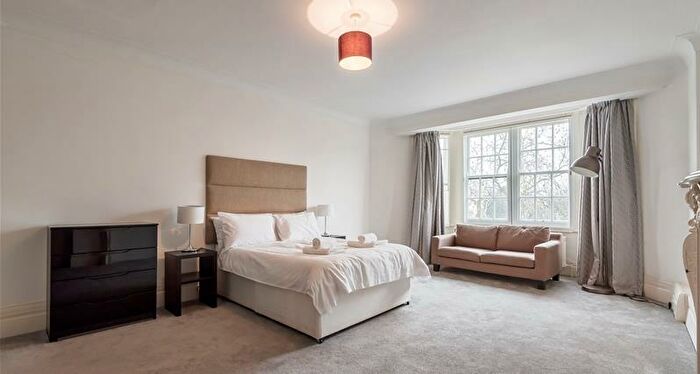 5 Bedroom Property To Rent In Park Road, London, NW8