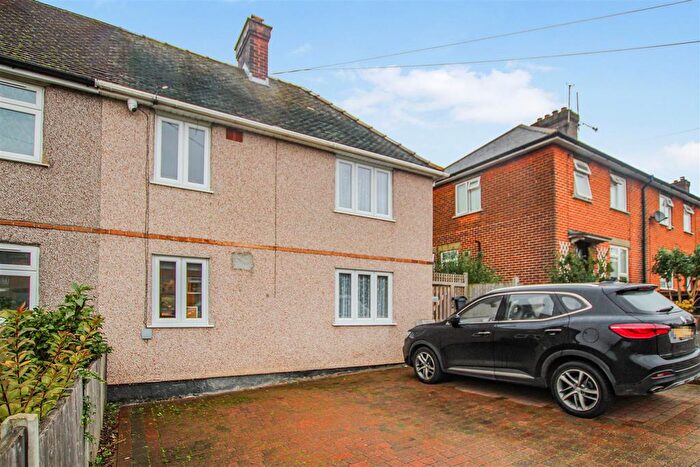 2 Bedroom Property To Rent In Costead Manor Road, Brentwood, CM14