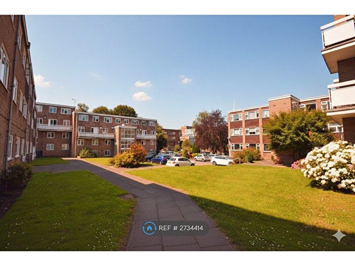 2 Bedroom Flat To Rent In Perrymount Road, Haywards Heath, RH16