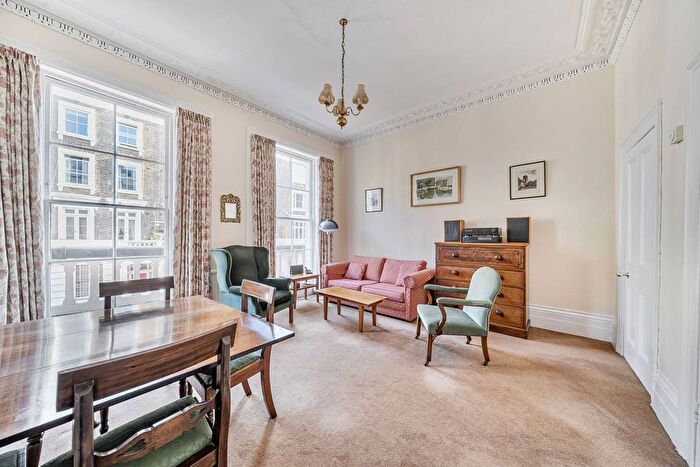1 Bedroom Flat For Sale In Cumberland Street, Pimlico, London, SW1V