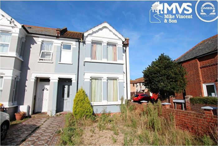 5 Bedroom Semi-Detached House To Rent In Wellesley Road, Clacton-on-Sea, CO15