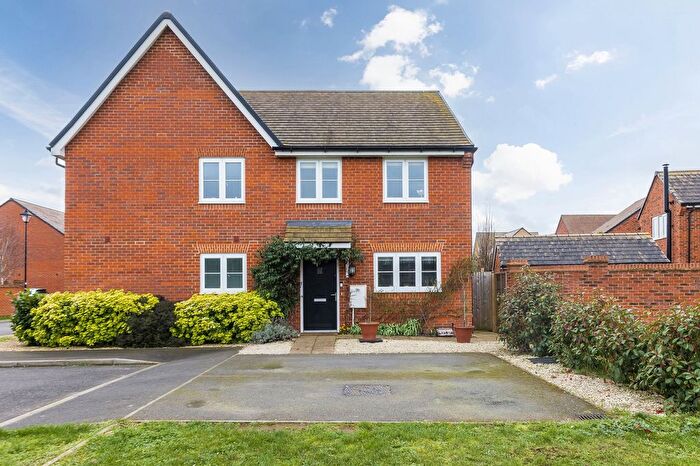 3 Bedroom Semi Detached House For Sale In Summers Close, Kingston Bagpuize, OX13