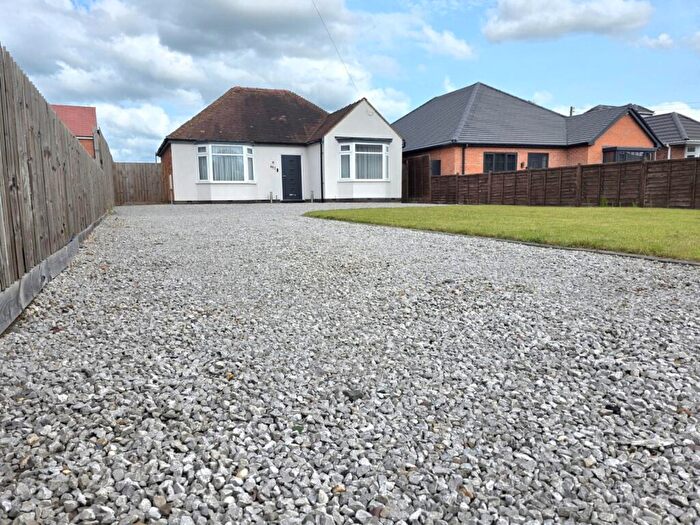 3 Bedroom Bungalow For Sale In Nuneaton Road, Bulkington, Bedworth, Warwickshire, CV12