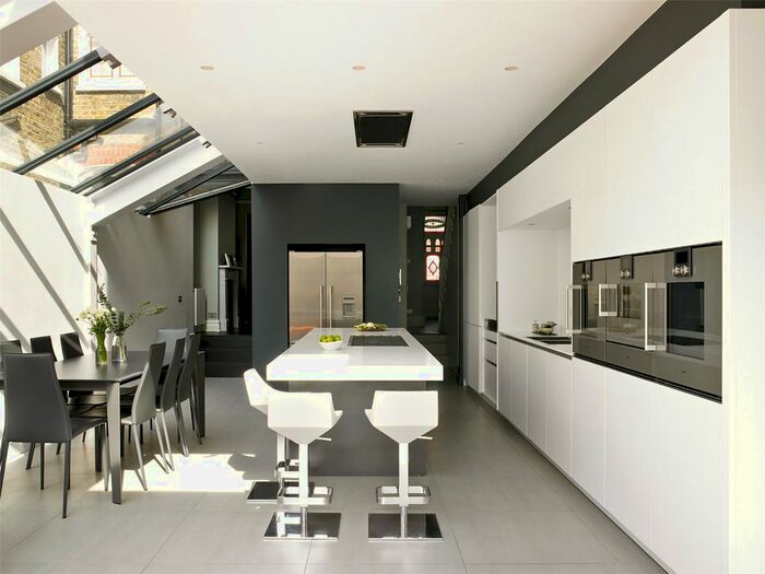 5 Bedroom End Of Terrace House To Rent In Niton Street, London, SW6