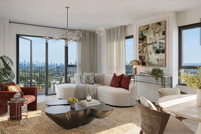 2 Bedroom Flat For Sale In Royal Gateway, Park View, W3