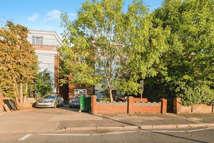 2 Bedroom Maisonette For Sale In The Ridgeway, London, London, E4