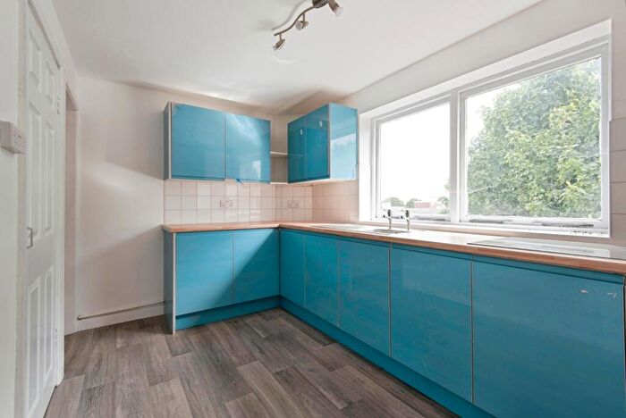 2 Bedroom Flat For Sale In Dugdale Court, Hitchin, Hertfordshire, SG5