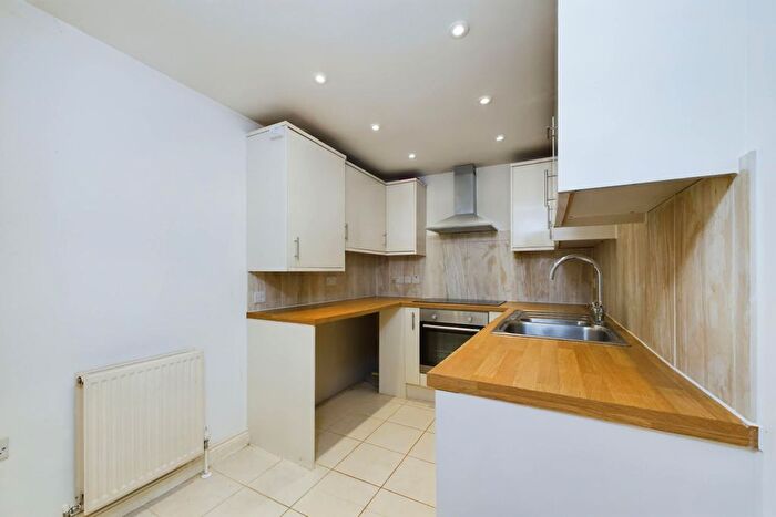 2 Bedroom Flat For Sale In Chatsworth Road, Torquay, TQ1