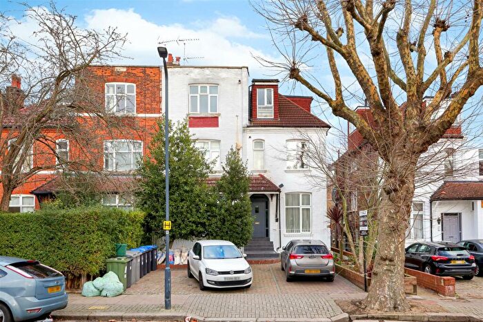 2 Bedroom Flat To Rent In Chatsworth Road, London, NW2
