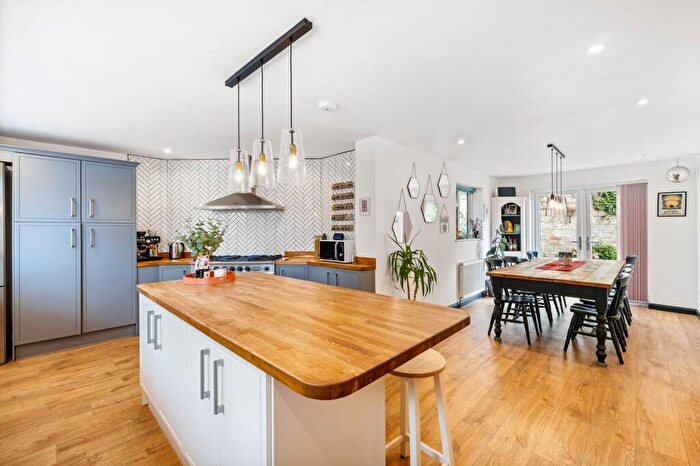 4 Bedroom Detached House For Sale In Lower Mere, East Grinstead, RH19