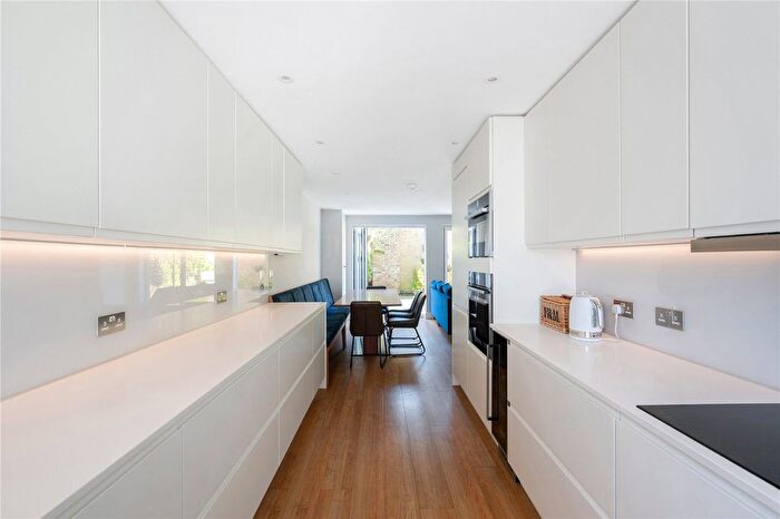 4 Bedroom Terraced House For Sale In Waldo Close, Abbeville Village, SW4