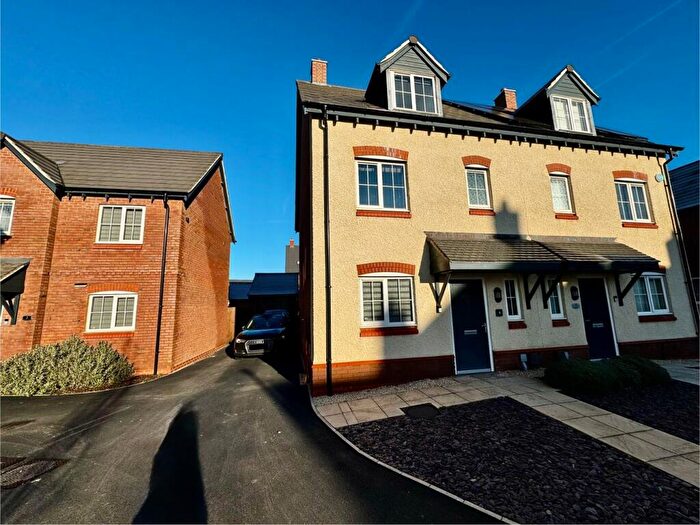 3 Bedroom Semi-Detached House For Sale In Wharmby Street, Hugglescote, Coalville, LE67
