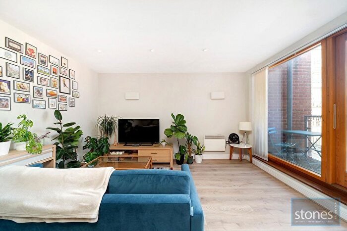 2 Bedroom Flat To Rent In Chalk Farm Road, London, NW1