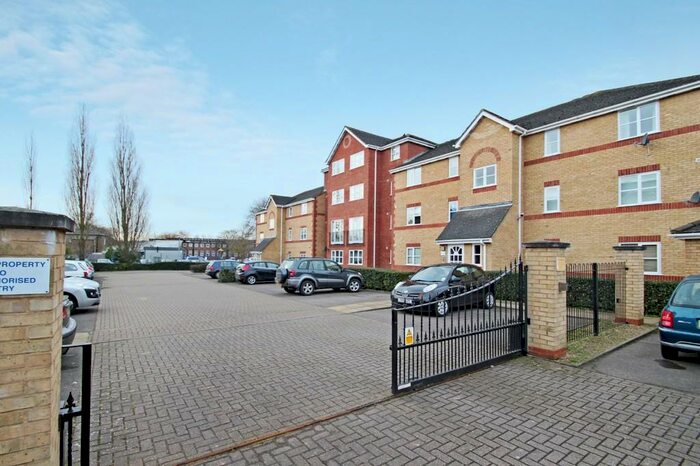 2 Bedroom Apartment To Rent In Winery Lane, Kingston Upon Thames, KT1