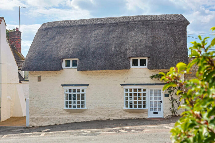 2 Bedroom Cottage For Sale In The Green, Great Milton, Oxford, OX44
