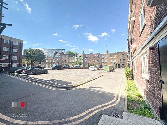 2 Bedroom Flat To Rent In Southwood Court, Wynyatt Street, London, EC1V
