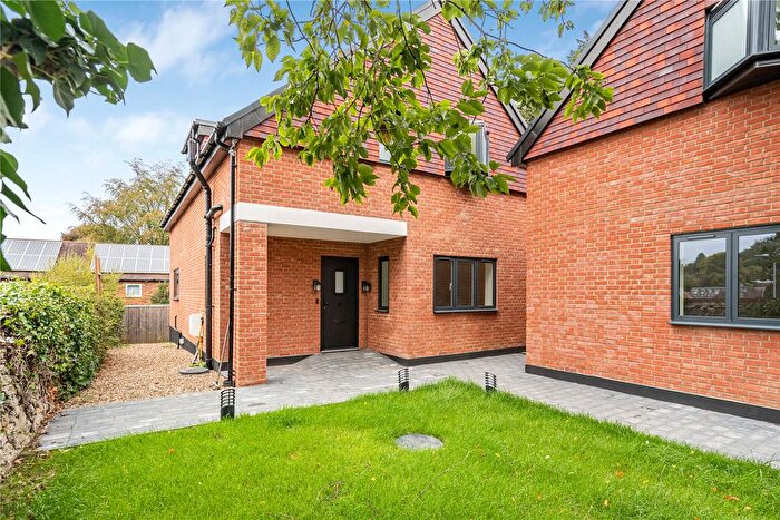 3 Bedroom Detached House For Sale In High Street, Haslemere, GU27