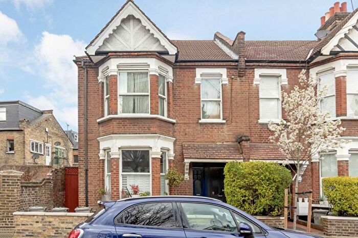 2 Bedroom Flat To Rent In Nascot Street, London, W12