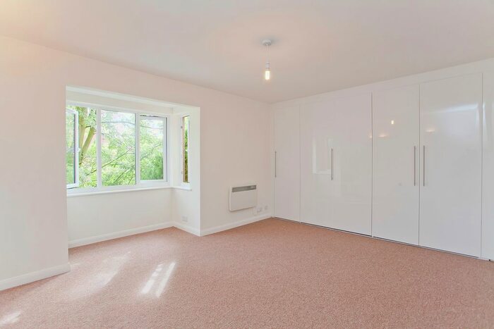 Studio To Rent In Berrydale Road, Hayes, UB4