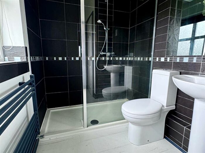 3 Bedroom Detached House For Sale In Gwel Y Llan, Llandegfan, LL59