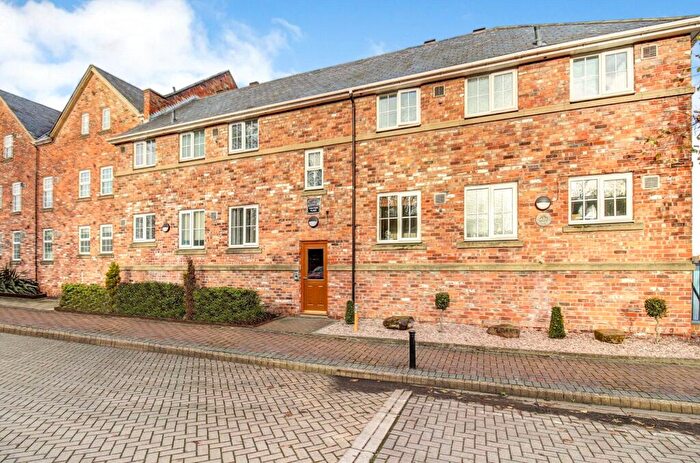 2 Bedroom Flat For Sale In Chiltern Place, Raddle Wharf, Dock Street, Ellesmere Port, CH65