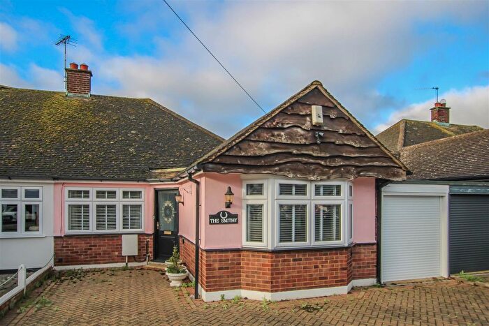 2 Bedroom Semi-Detached Bungalow For Sale In Saffron Close, West Horndon, Brentwood, CM13