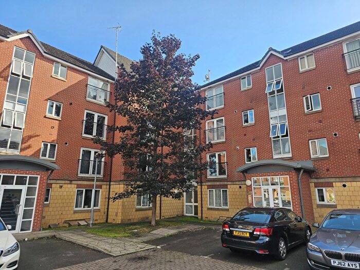 2 Bedroom Flat For Sale In Balfour Close, Queens Park, NN2