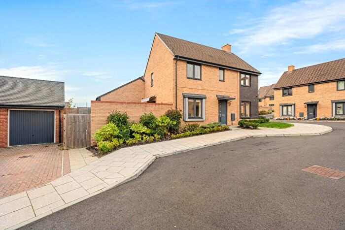 3 Bedroom Detached House To Rent In Lancaster Close, Castle Hill, Ebbsfleet Valley, Swanscombe, Kent, DA10