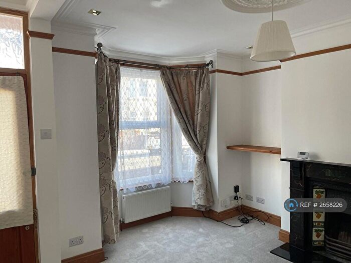 3 Bedroom Terraced House To Rent In Teddington Road, Southsea, PO4