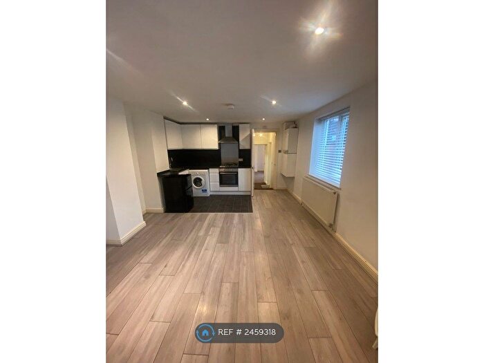 1 Bedroom Flat To Rent In Cyprus Street, Wakefield, WF1