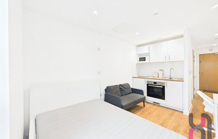1 Bedroom Flat To Rent In Frederick Road, Salford, M6