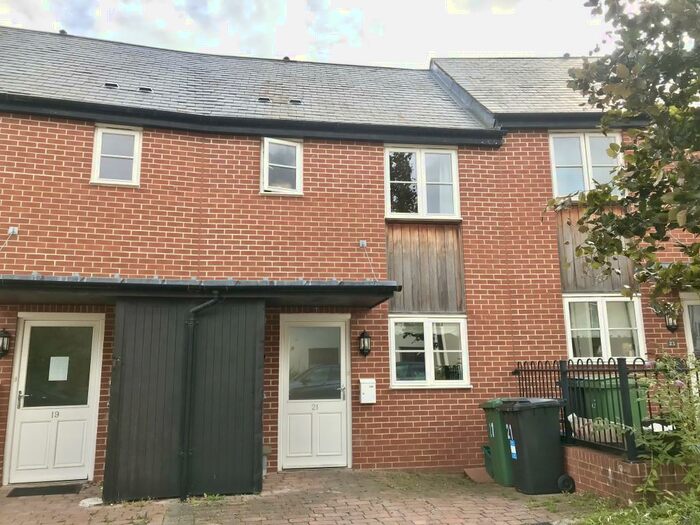 2 Bedroom House To Rent In Limes Park-, RG24