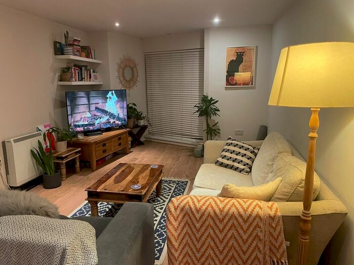 3 Bedroom Terraced House To Rent In Kings Road, Uxbridge, UB8