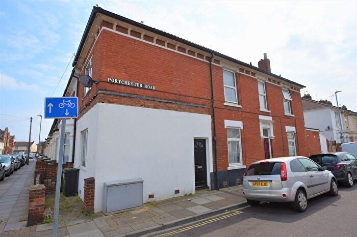 2 Bedroom Flat To Rent In Farlington Road, Portsmouth, Hampshire, PO2