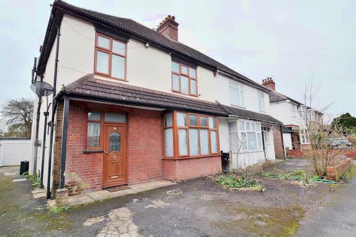 1 Bedroom Maisonette Flat To Rent In Myrtle Avenue, Ruislip, HA4