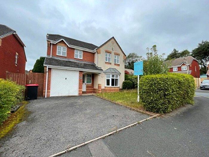 4 Bedroom Detached House To Rent In Wyndham Grove, Priorslee, Telford, Shropshire, TF2