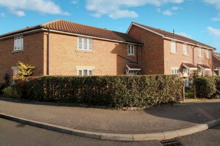 3 Bedroom Terraced House To Rent In Howes Drive, Marston Mortaine, MK43