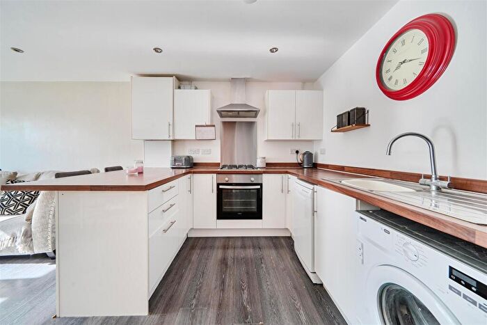 2 Bedroom Flat For Sale In South Eastern Road, Ramsgate, CT11