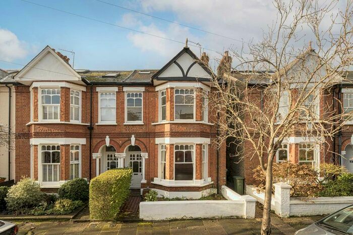 3 Bedroom Property To Rent In Haverfield Gardens, Kew, Richmond, TW9