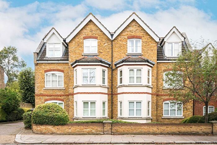 2 Bedroom Flat To Rent In Hampton Road, Twickenham, TW2