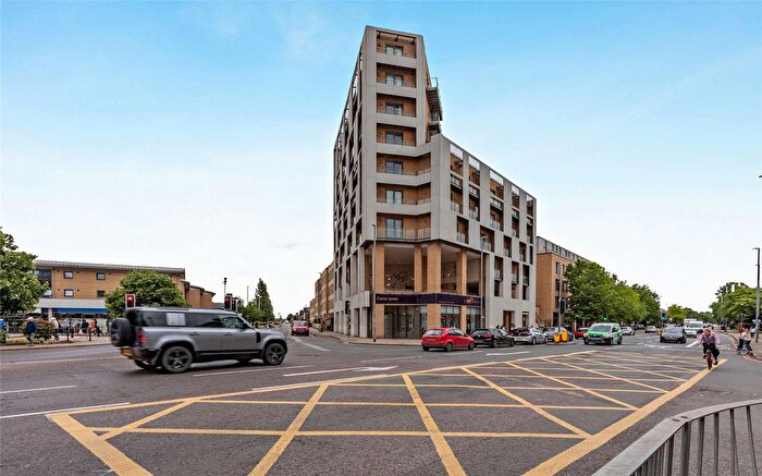 2 Bedroom Flat To Rent In Hills Road, Cambridge, Cambridgeshire, CB2