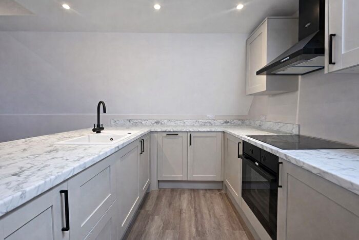 3 Bedroom Flat For Sale In Kent Road, Orpington, BR5